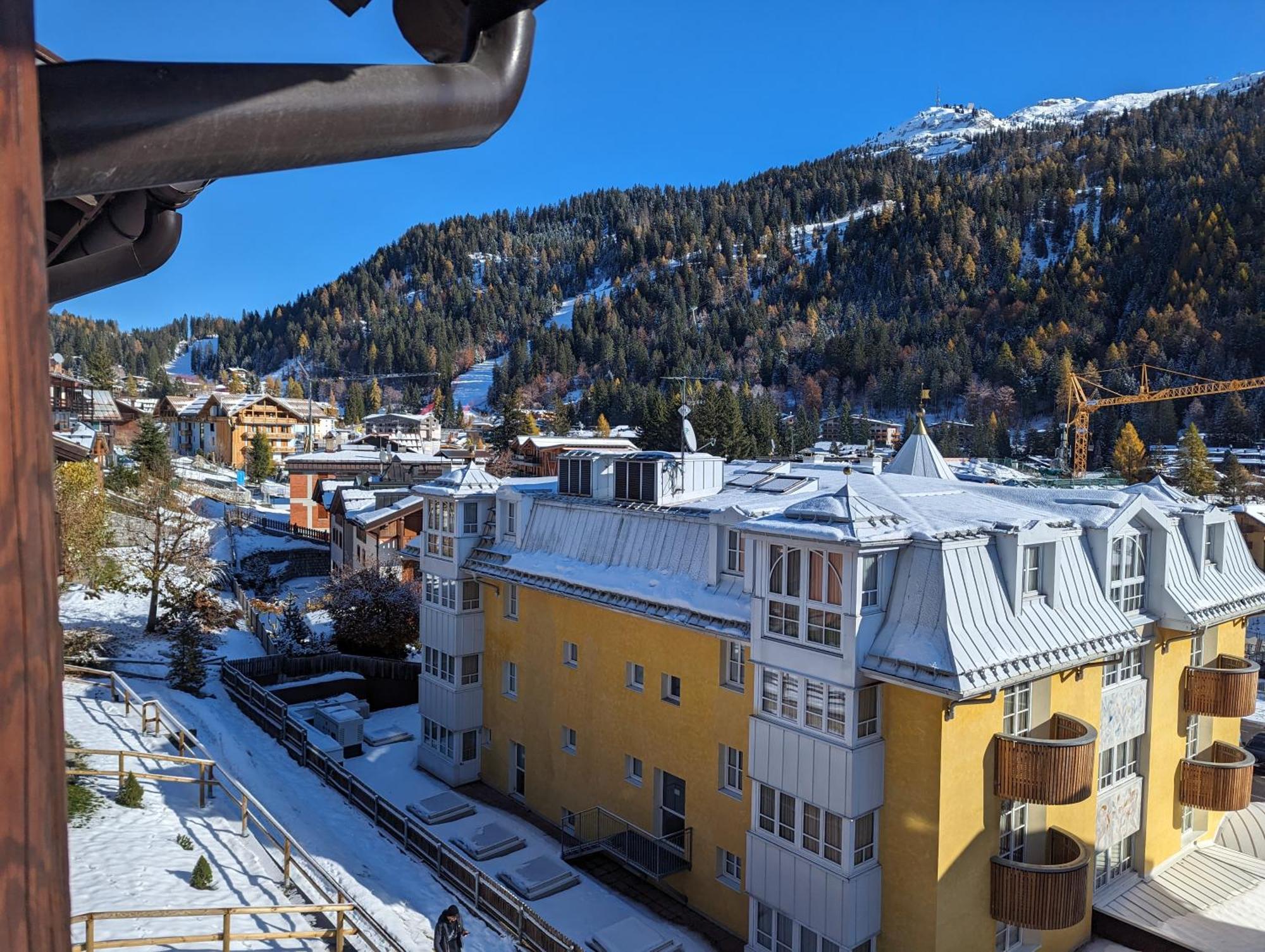 Casa Campiglio Centro Piano Alto Con Vista Apartment Madonna di Campiglio Luaran gambar